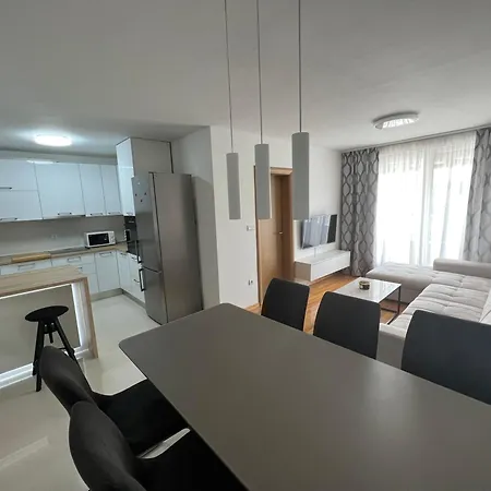 Apartament New Near Split With Garage